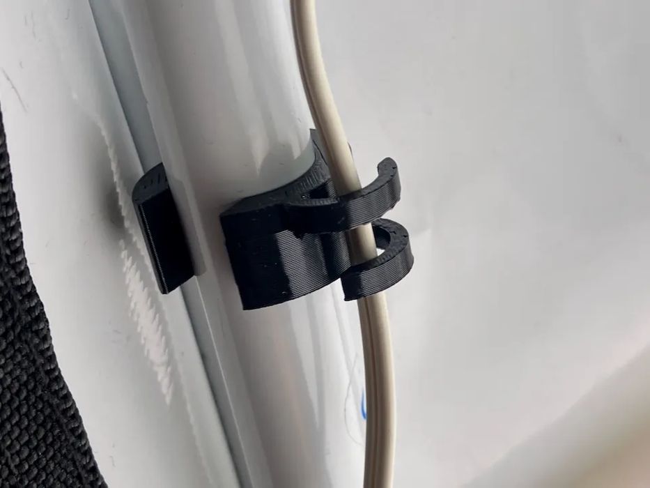 Suporte de Cabo para Tubos de 16mm