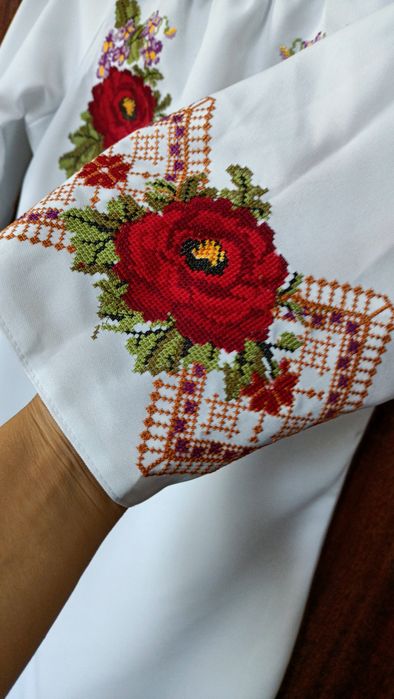 Вишите плаття нове