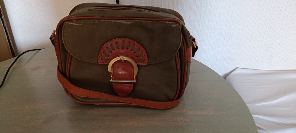 zielona damska torebka na ramię