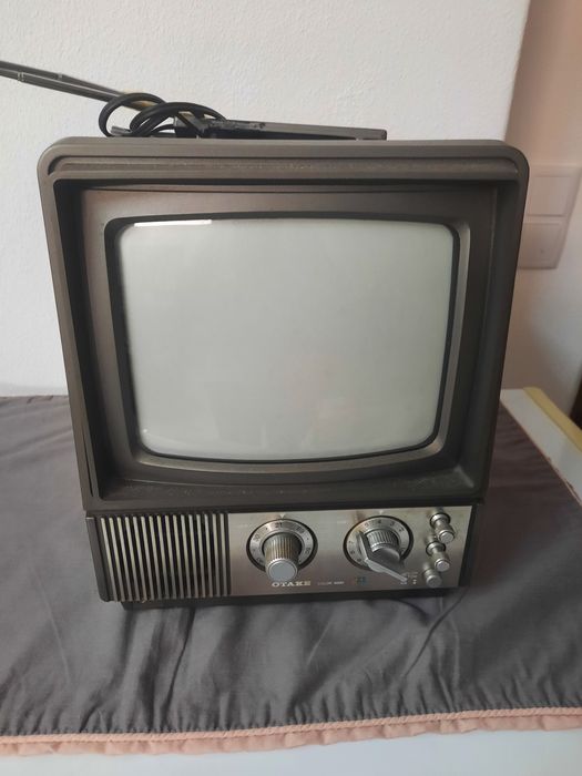 Tv antiga portatil