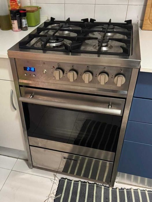 Vende-se fogão e forno a gás, pouco usado, Meireles M610 X ST