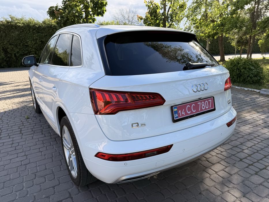 Audi Q5 2018 року 2.0-бензин