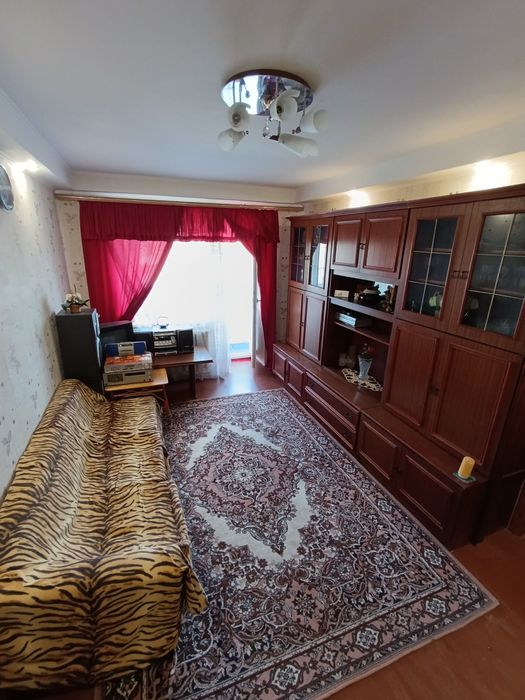 Продам 2 кімн квартиру в центрі.