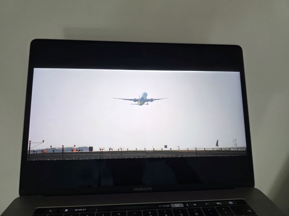 Apple MacBook Pro 15  A1707. 2016