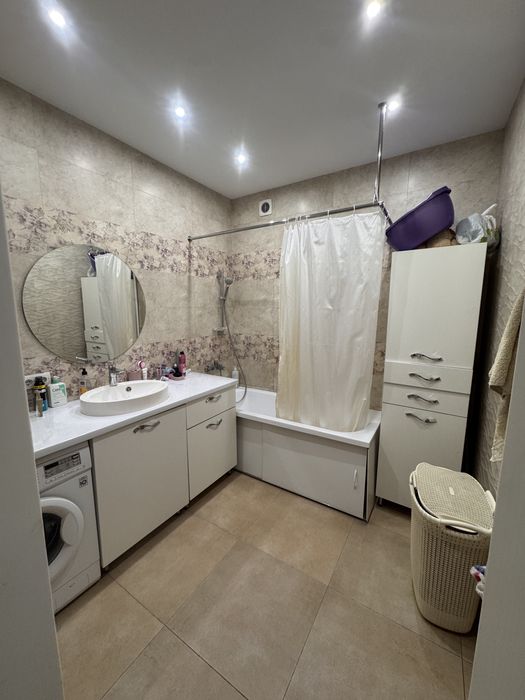 Продам 3-х кімнатну квартиру .,Хіміків 7 (96 кв. м.)