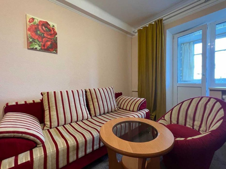 1к Бульвар Лесі Українки 28 метро Печерська 3 хв Подобово Погодинно