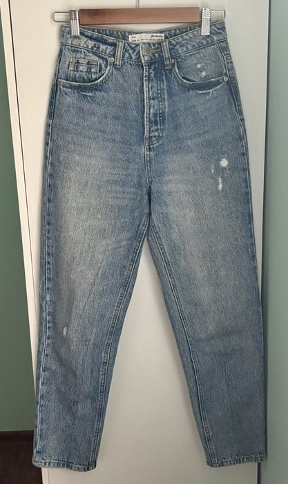Jeansy mom fit z wysokim stanem 34 stradivarius