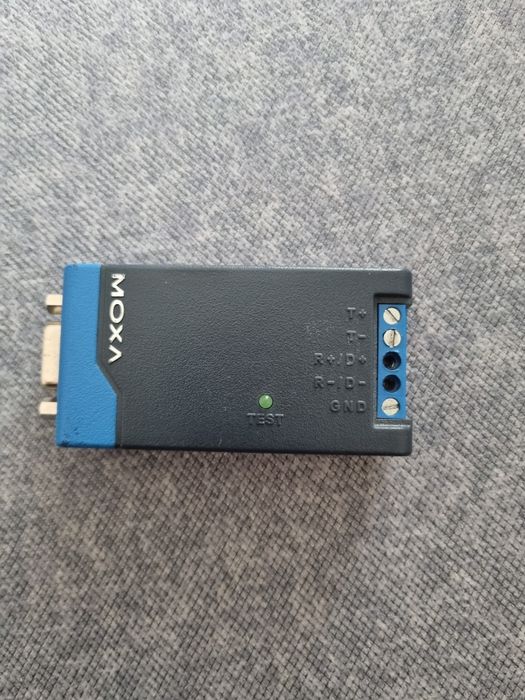 Konwerter portów szeregowych moxa tcc-80I