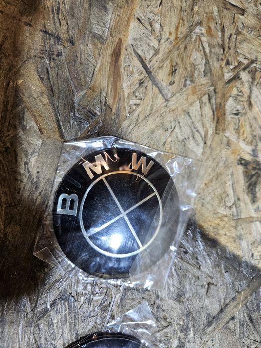 Emblemat maski Znaczek Bmw E90 E60 E87 E91 E61 E81 E46 X1 E84 PRZÓD
