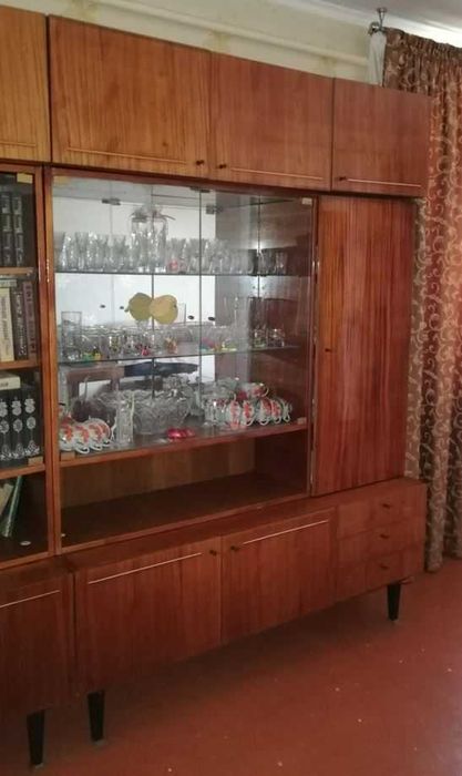 Стенка гостиный гарнитур выс 2м 8см дл.2м 50см полирован. 70-года СССР