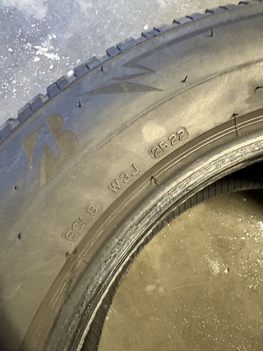 Opony zimowe Bridgestone 235/65/17