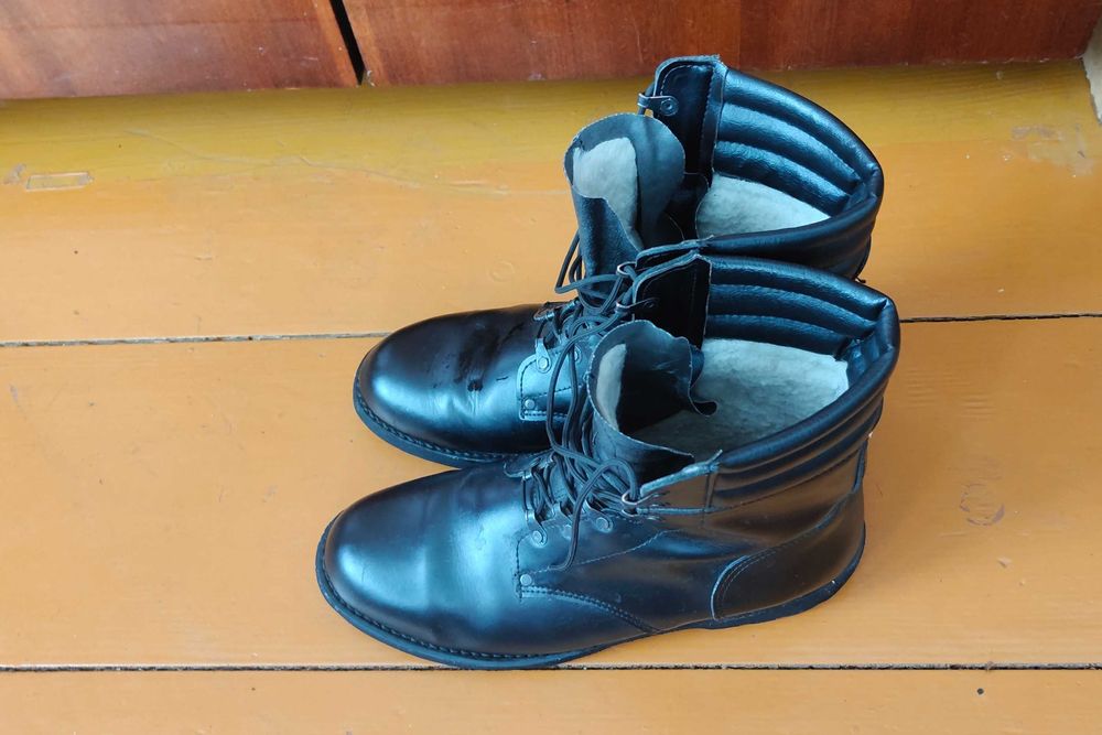 Buty zimowe skórzane czarne – ocieplane – roz. 46 – stan bardzo dobry