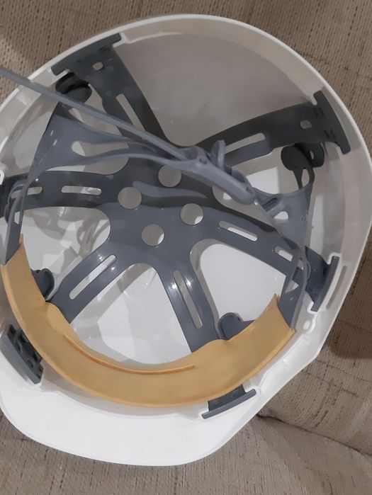 Kask biały roboczy regulowany