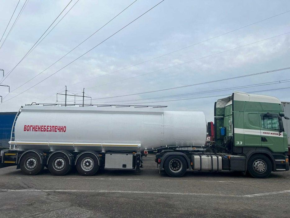 Сцепка бензовоз+тягач