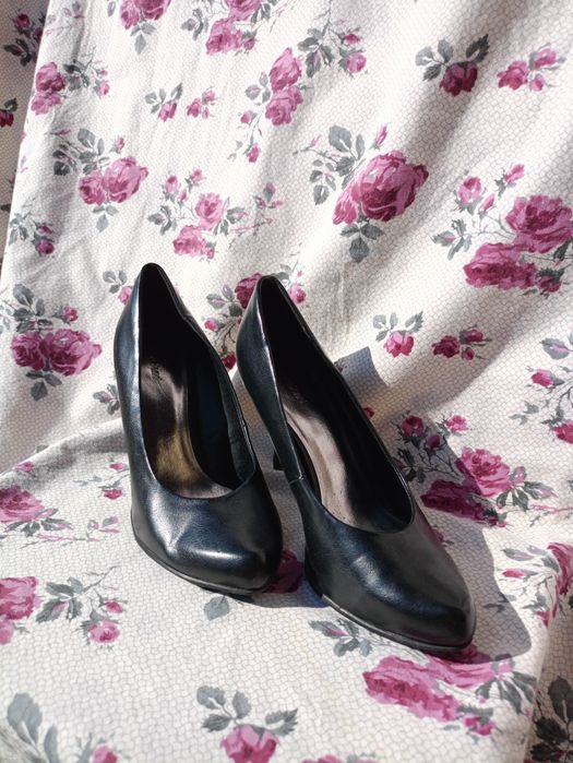 Czarne szpilki damskie