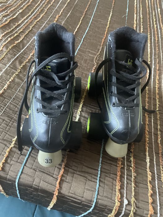 Patins como novos.
