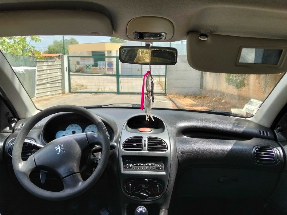 Carro Peugeot 206