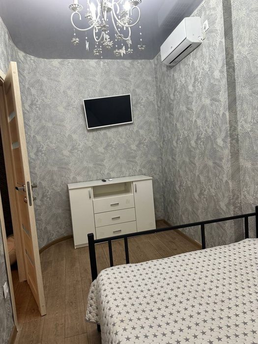 Квартира в центрі, біля ж/д Ланжерону та Деребасівської