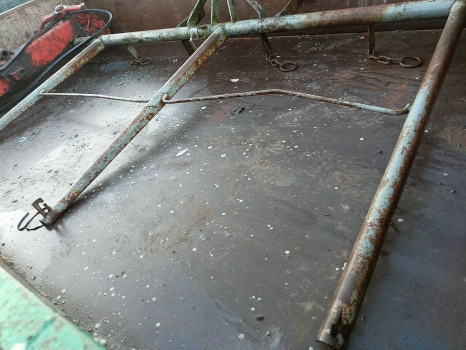 Przyczepa wywrotka z kiprem ma 3 strony  koła balonowe