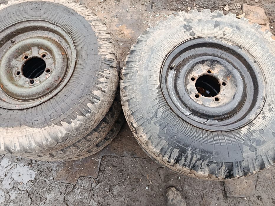 Продам колеса в сборе УАЗ. R 15.родная.