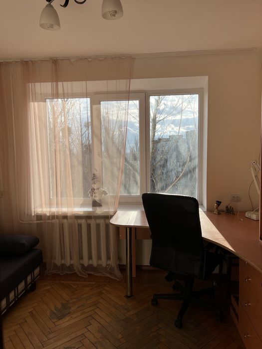 Продаю 3к"чешку" на пл.Победы