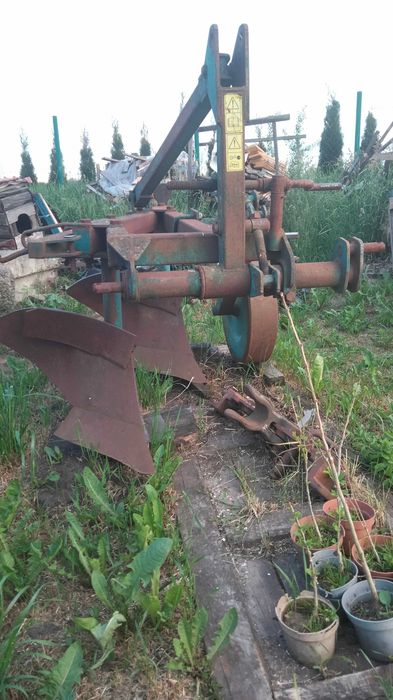 Продаю трактор Т-25 з усім навісним обладнанням. Все комплектом.