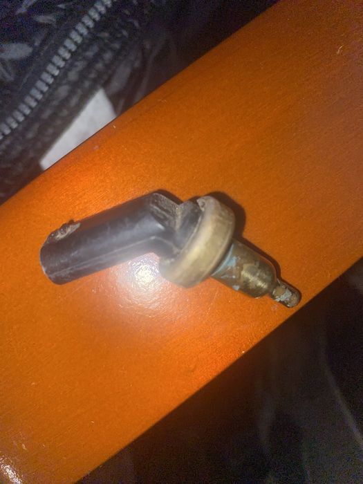 Датчик температуры двигателя.