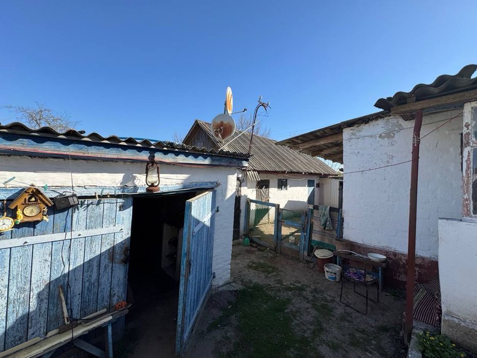 Продається будинов в центрі міста Буринь