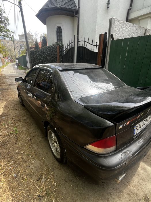 Автомобіль Саманд
