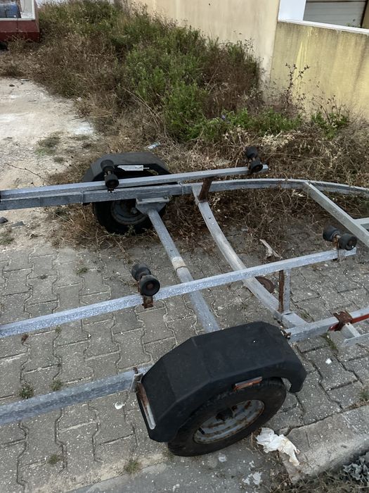 Vendo atrelado para barco ou mota de agua