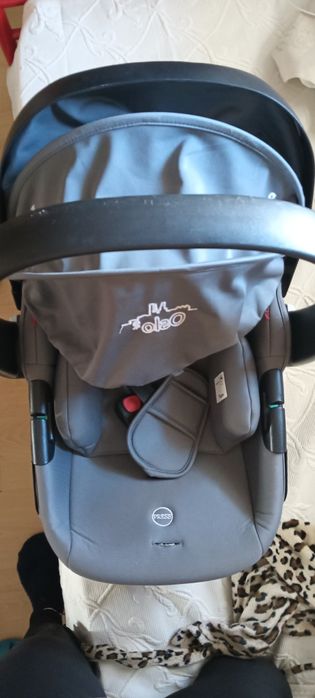 Ovo transportar bebé e adaptável para carro