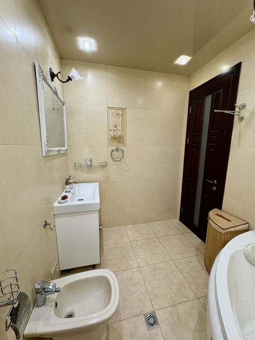 Продається 3х кімнатна квартра 105м2, вул. Дружби Народів 228а