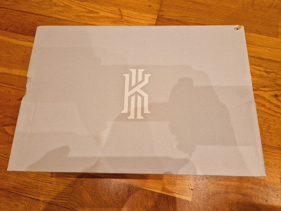 Tenis Adidas Kyrie Irving Flytrap V