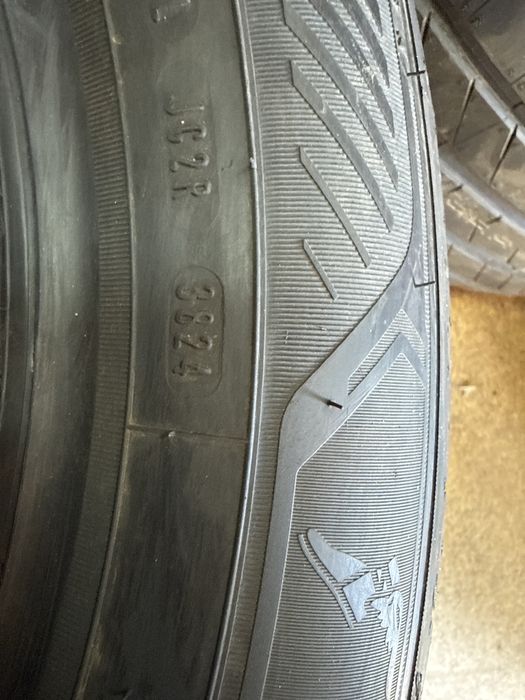 Шины новые 235 60 R18 Goodyear Efficient Grip 2 SUV 100V 2 шт