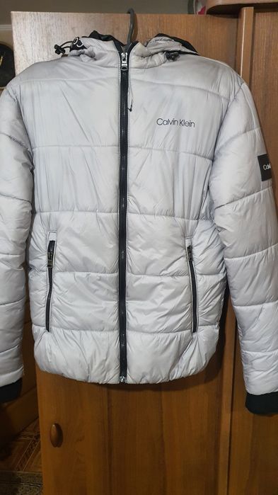 Жіноча куртка Kelvin Klein.