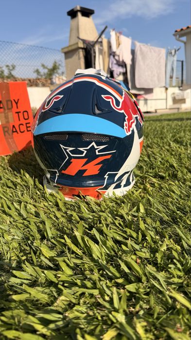 Capacete Kini Redbull