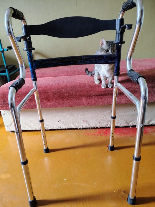 Продам розкладні ходунки