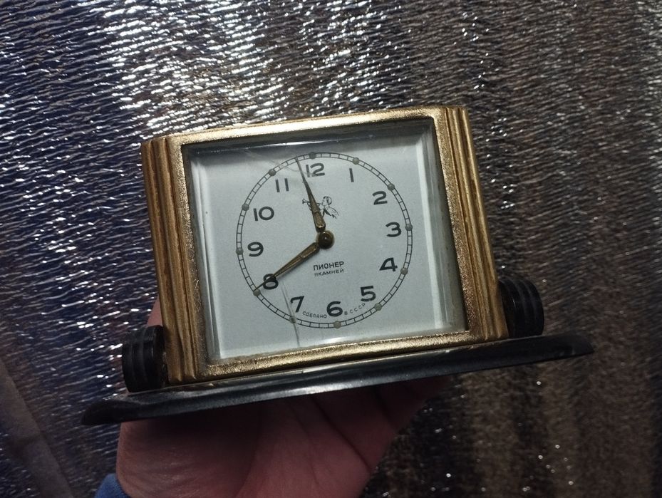 Часы настольные аналоговые ссср пионер 11 камней винтажные старинные