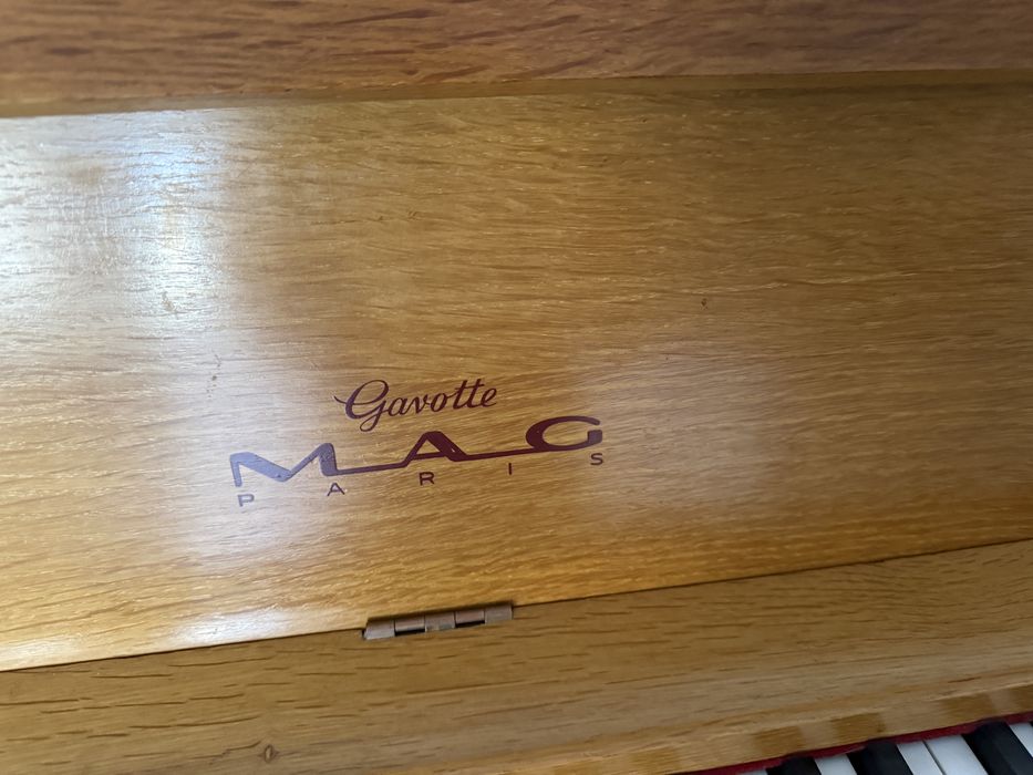 Pianino z Francji 1970-73 Gavotte MAG od Gaveau