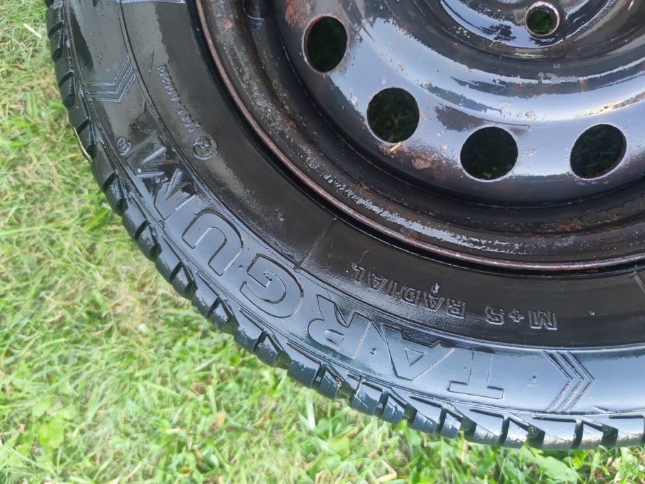 Opony zimowe bierznikowane 185/65 r14 na felgach stalowych