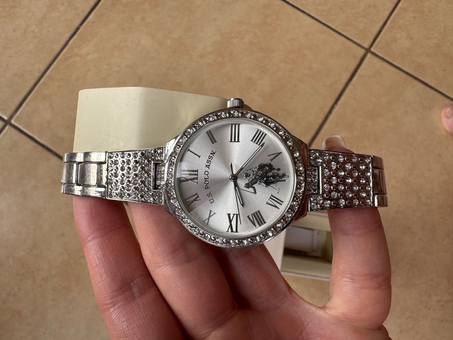 часы женские U.S Polo assn с камнями