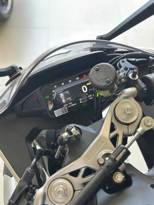 Мотоцикл CFMOTO 675SR-R