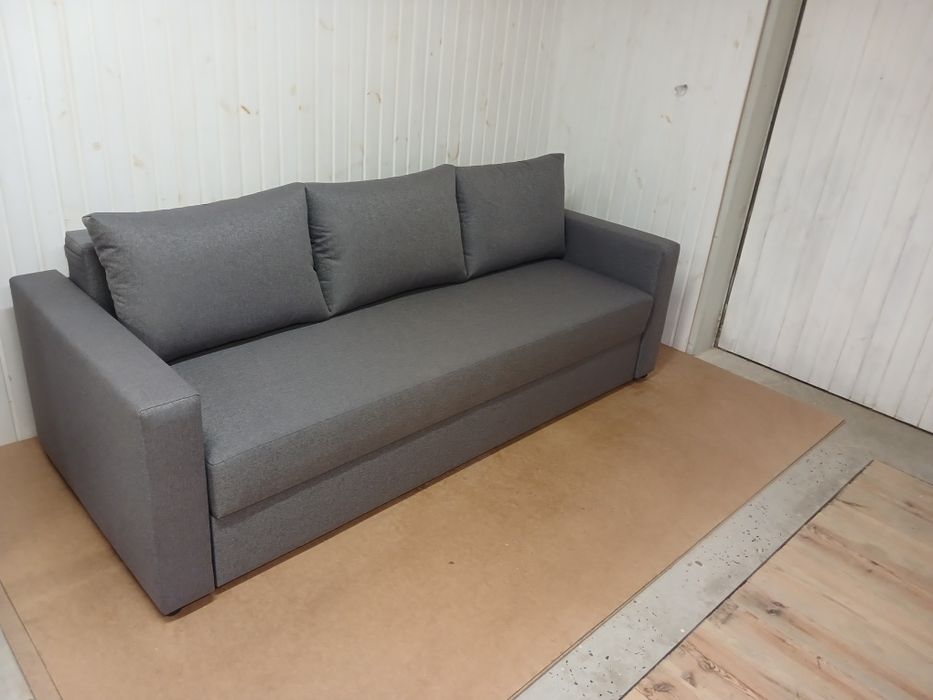 В тканині антикіготь миюча. Нові дивани.