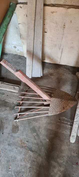 Alfaias agrícolas para trator pequeno