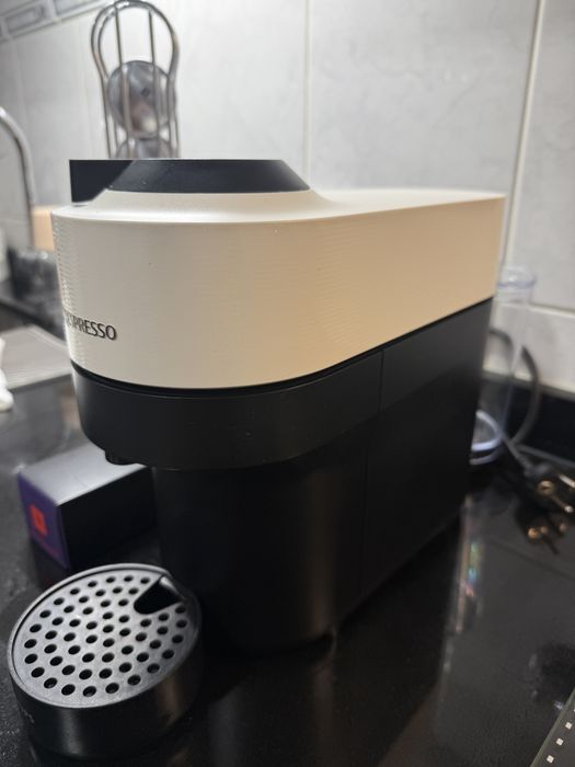 Máquina Nespresso Vertuo + Caixa de Cápsulas - Como Nova