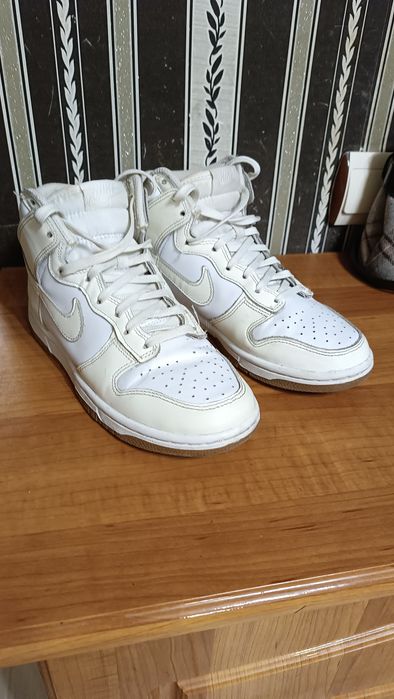 Кросівки Nike в гарному стані