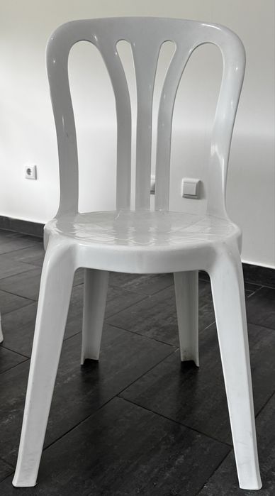 Cadeira Garrotxa Branca (ideal para eventos)