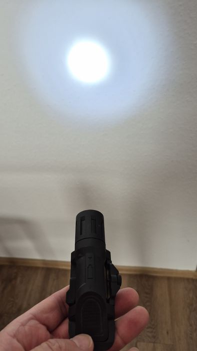 Latarka taktyczna asg militaria na szynę ris