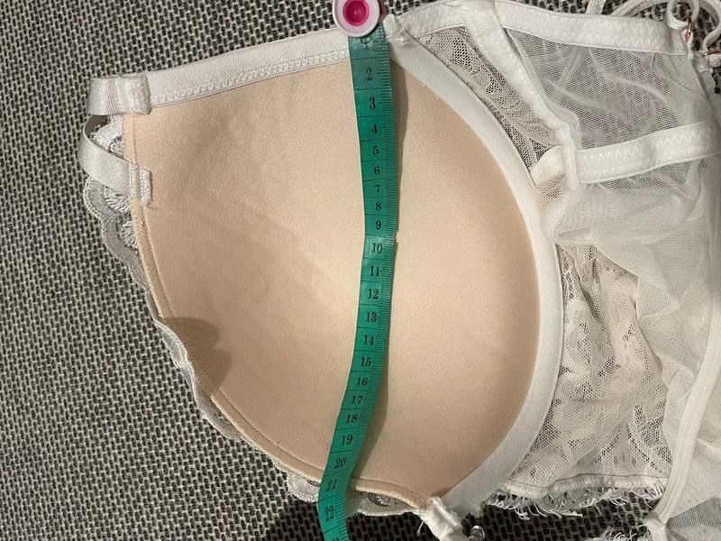 Розкішний весільний мереживний жіночий боді з чашечками