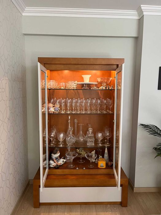 Vende-se Vitrine para sala Lusorustik